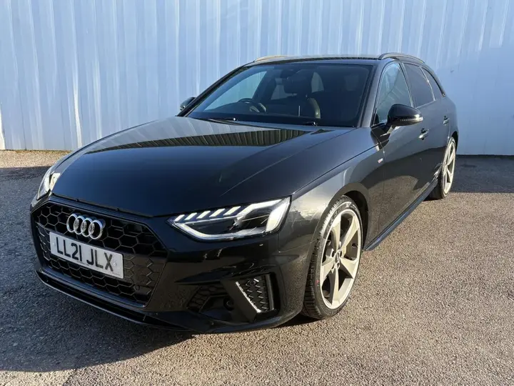 Audi A4 Avant 2021 photo 3