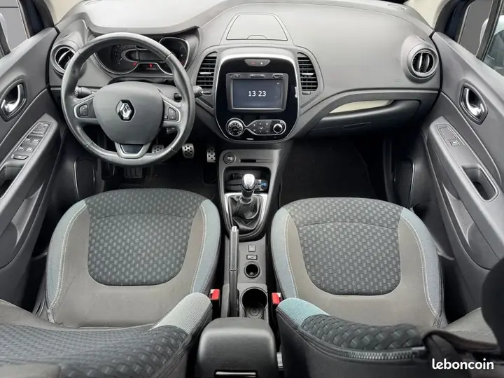 Renault Captur 2017 photo 2