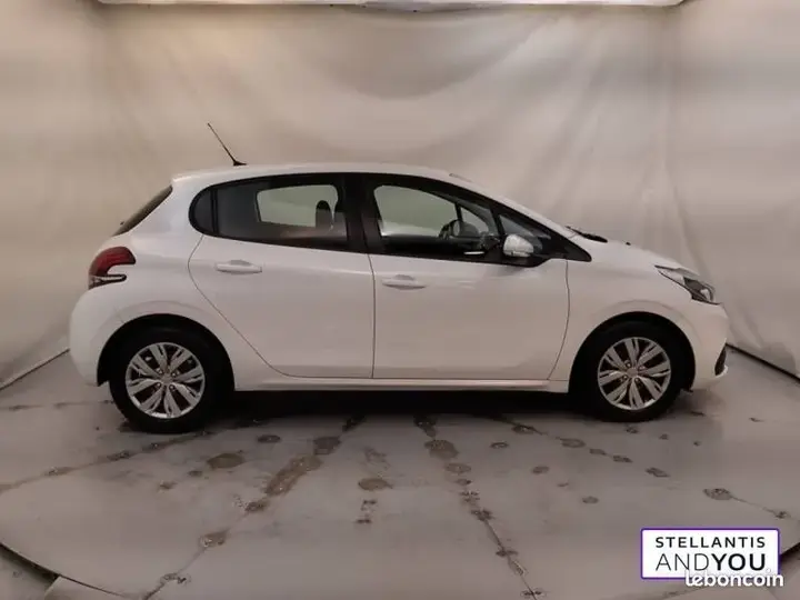 Peugeot 208 2019 photo 5