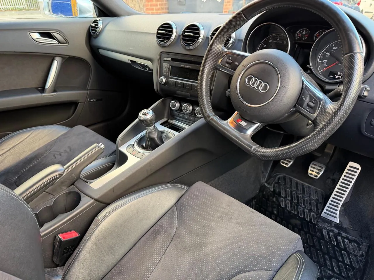Audi Tt 2011 photo 3