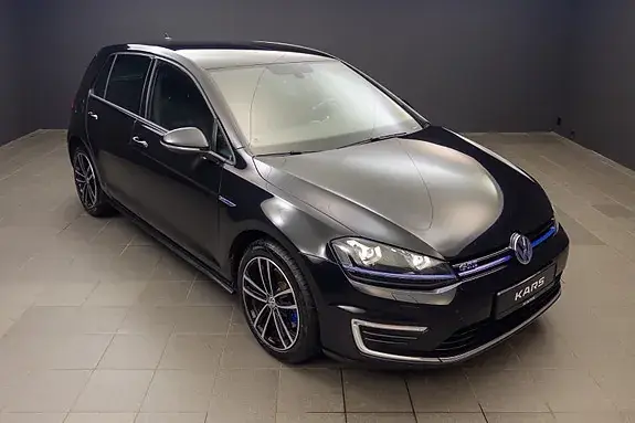 Volkswagen Golf 2017 photo 2