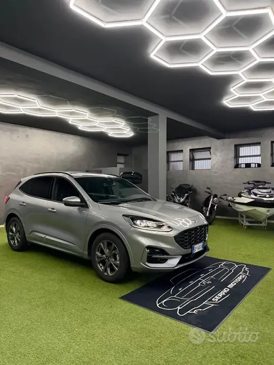 Ford Kuga 2022 photo 2