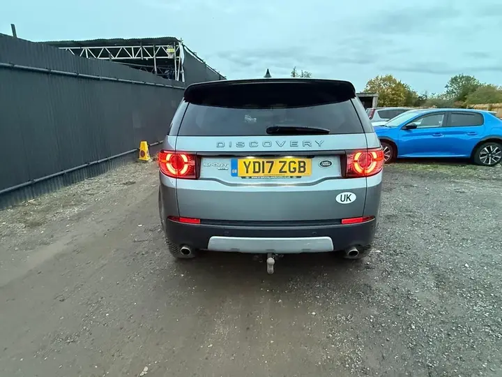 Land Rover Discovery Sport 2017 photo 5
