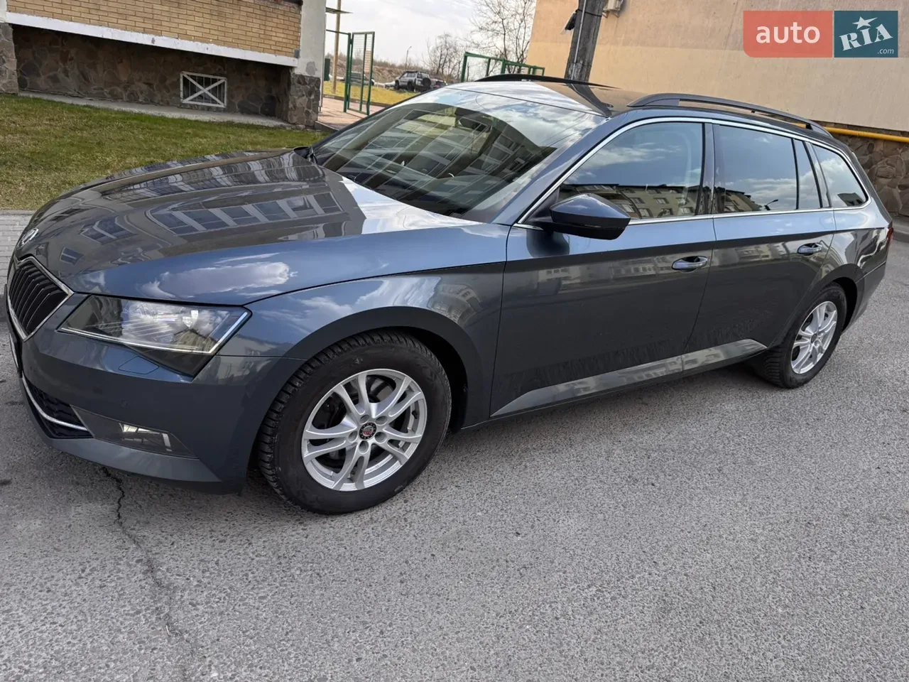 Skoda Superb 2019 photo 3