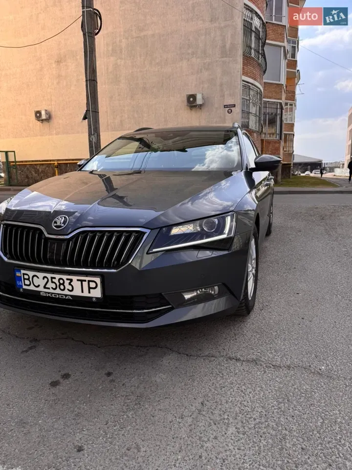 Skoda Superb 2019 photo 5