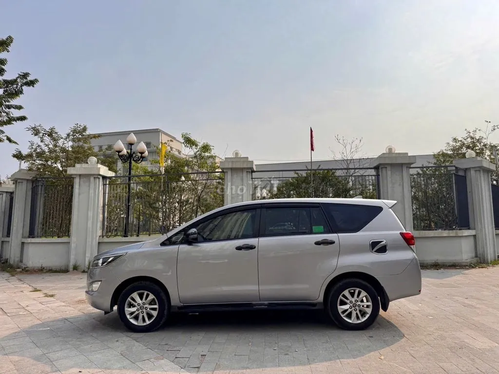 Toyota Innova 2019 photo 3