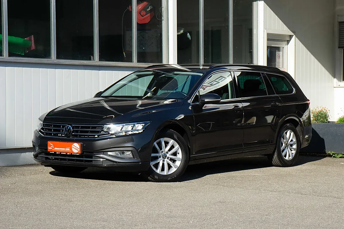 Volkswagen Passat 2023 photo 2