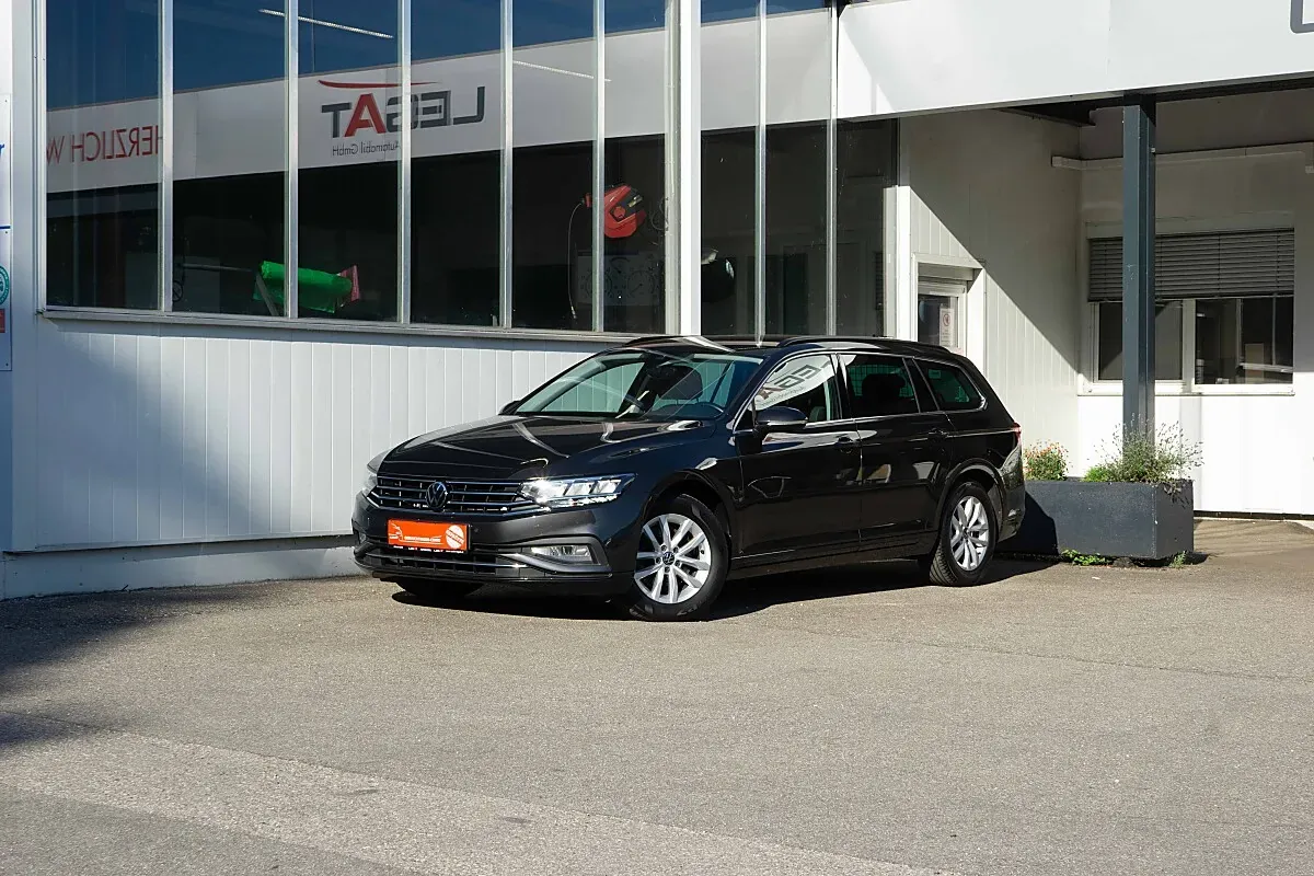 Volkswagen Passat 2023 photo 3