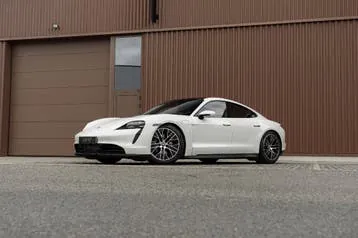 Porsche Taycan 2021 photo 2