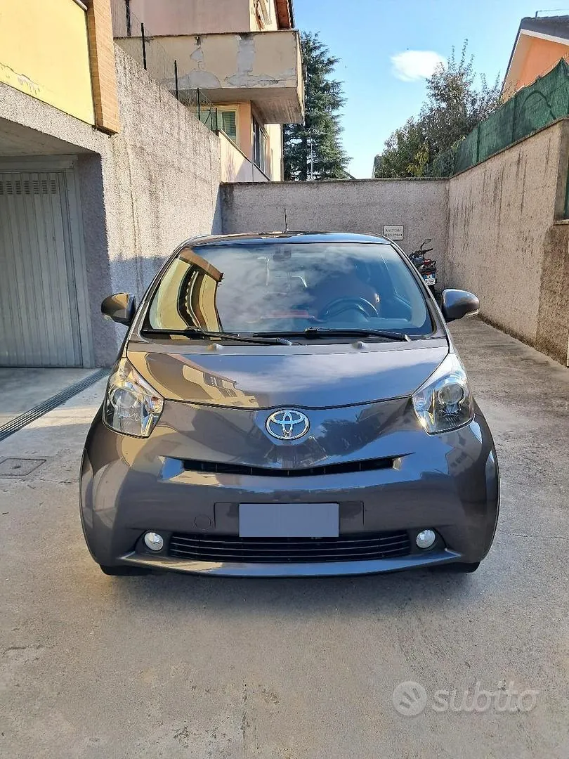 Toyota Iq 2011 photo 3