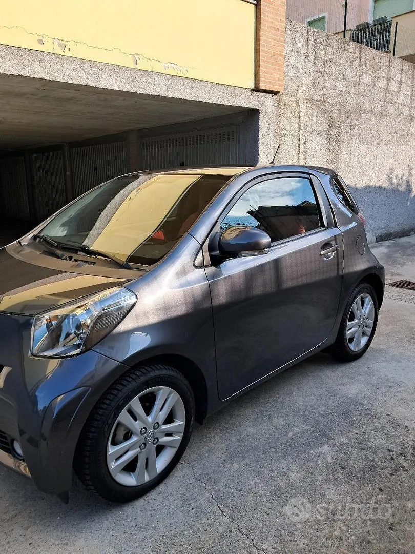 Toyota Iq 2011 photo 2