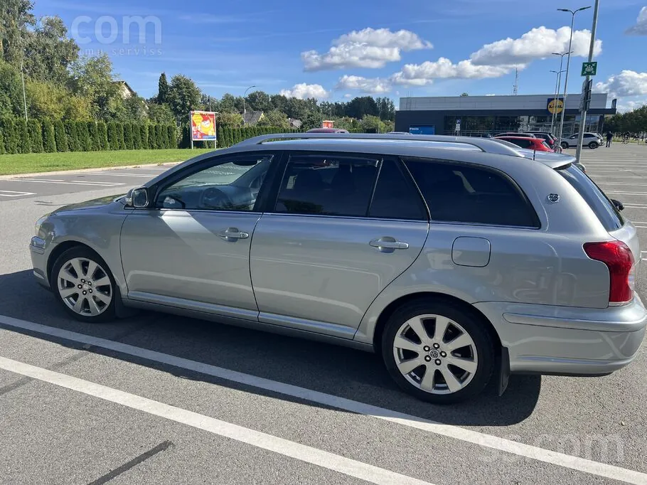 Toyota Avensis 2009 photo 4