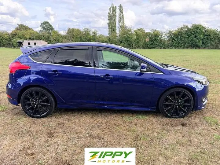 Ford Focus 2016 photo 2