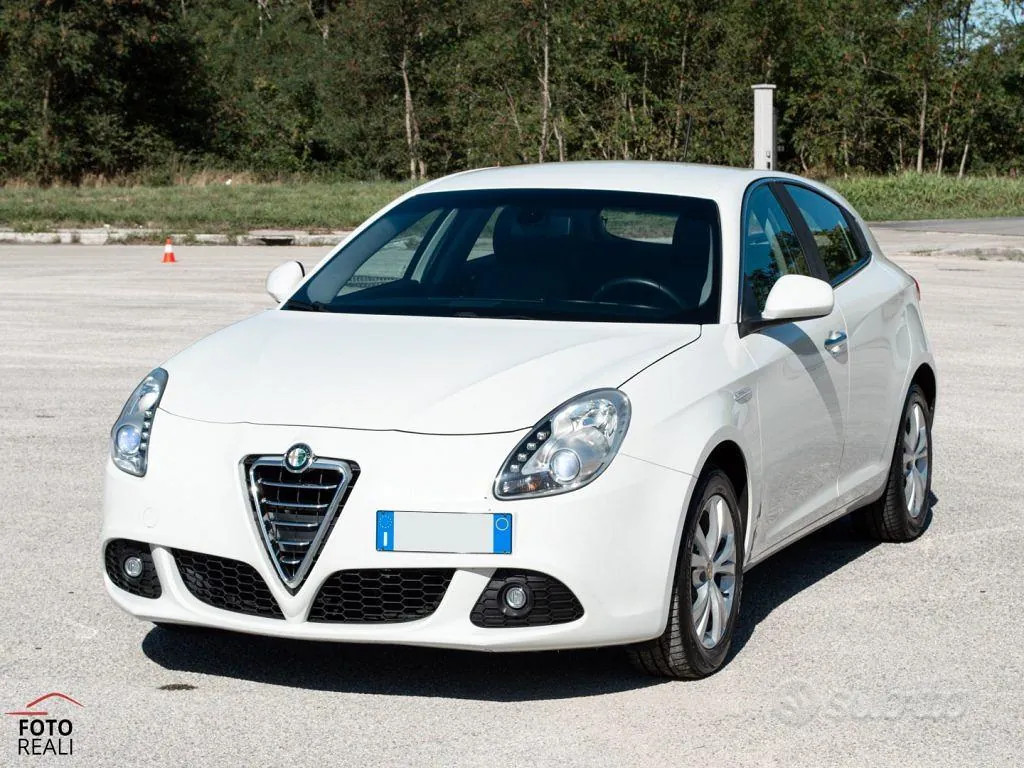 Alfa Romeo Giulietta 2011 photo 3