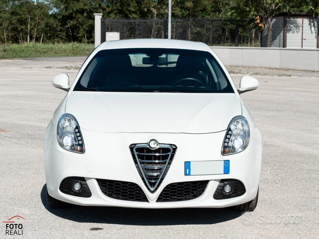Alfa Romeo Giulietta 2011 photo 2