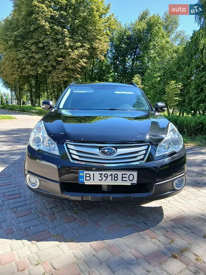 Subaru Outback 2010 photo 2