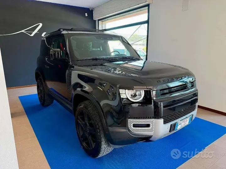 Land Rover Defender 2021 photo 2