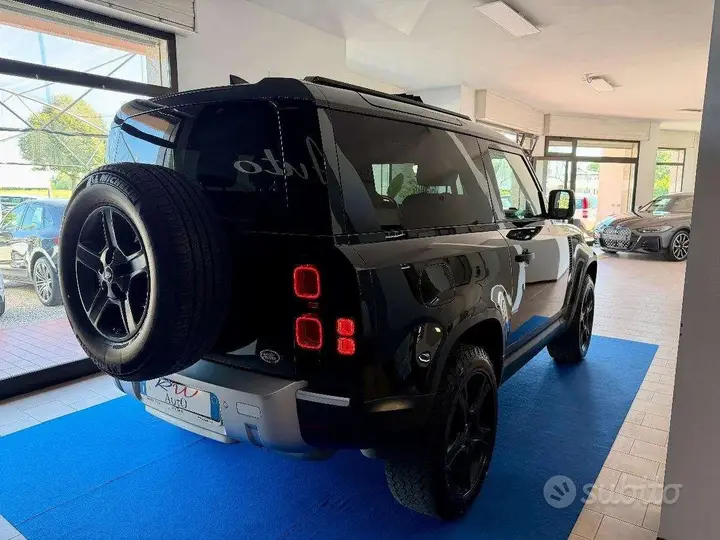 Land Rover Defender 2021 photo 4