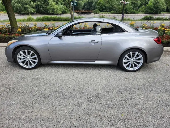 Infiniti G37