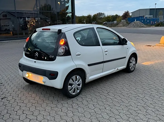 Citroen C1 2010 photo 4