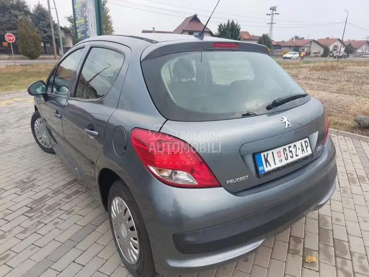 Peugeot 207 2009 photo 4