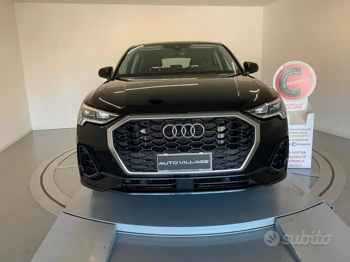Audi Q3 2022 photo 2