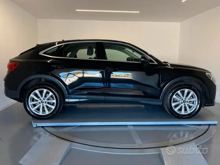 Audi Q3 2022 photo 4