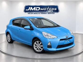 Toyota Aqua 2014 photo 2
