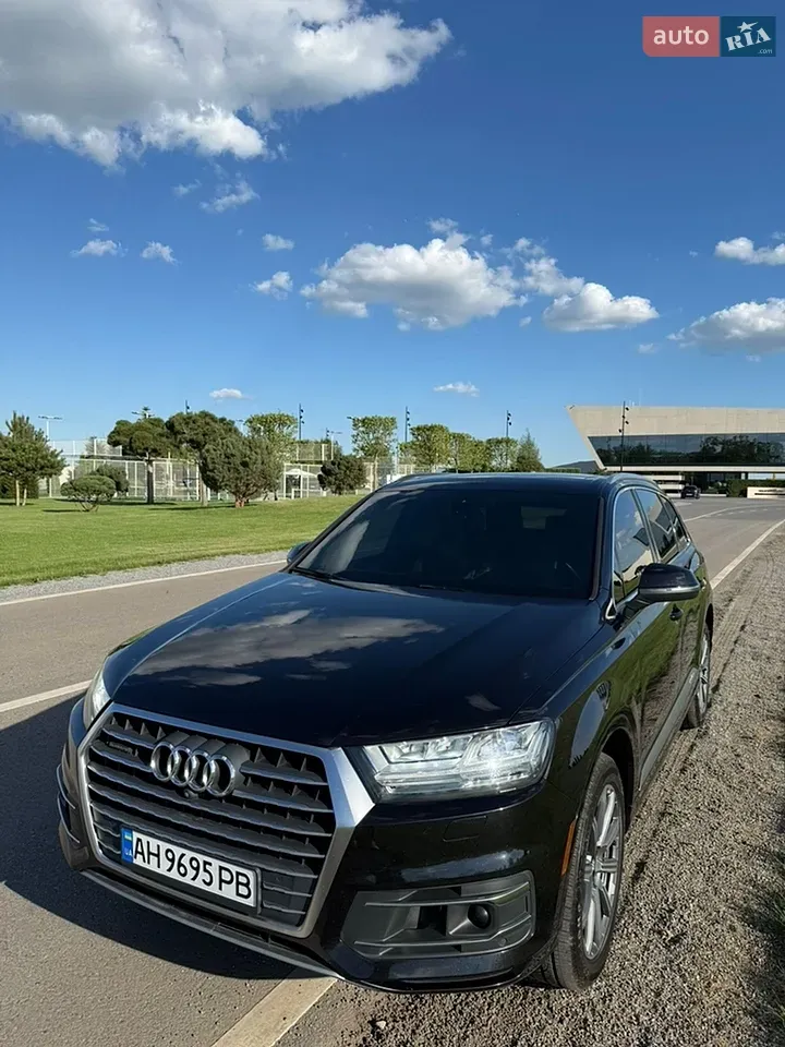 Audi Q7 2017 photo 2