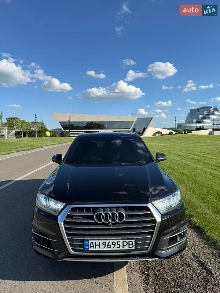 Audi Q7 2017 photo 4