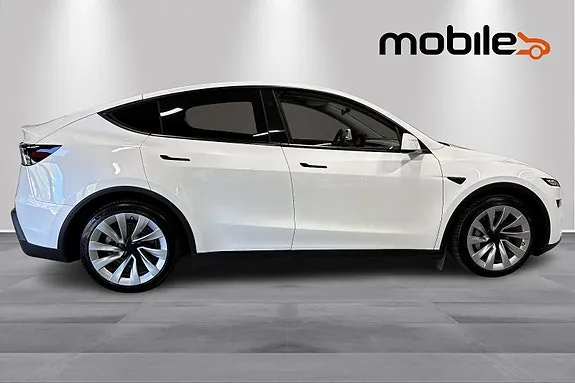 Tesla Model Y 2025 photo 2