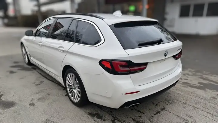 BMW 5 Series 2021 photo 3