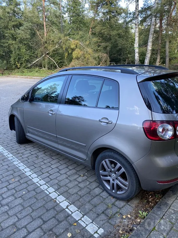 Volkswagen Golf Plus 2011 photo 2
