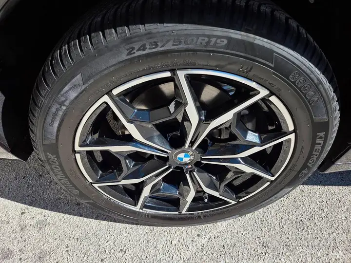 BMW X4 2025 photo 2