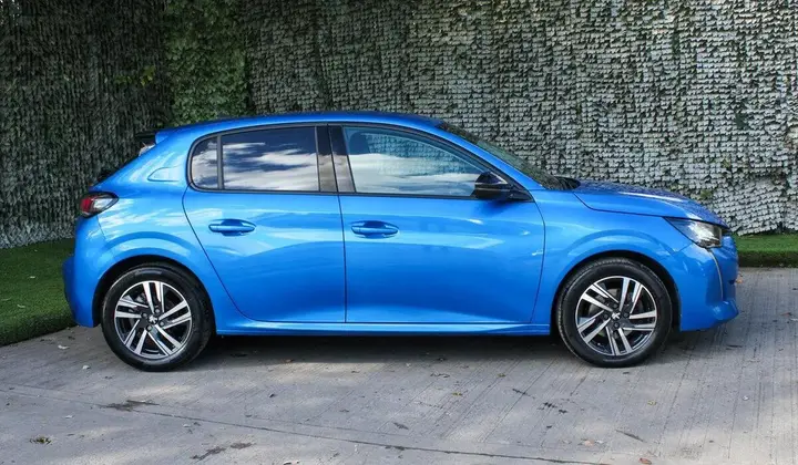 Peugeot 208 2022 photo 4