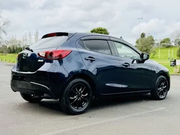 Mazda Demio 2015 photo 3