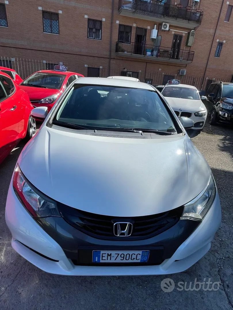 Honda Civic 2013 photo 2