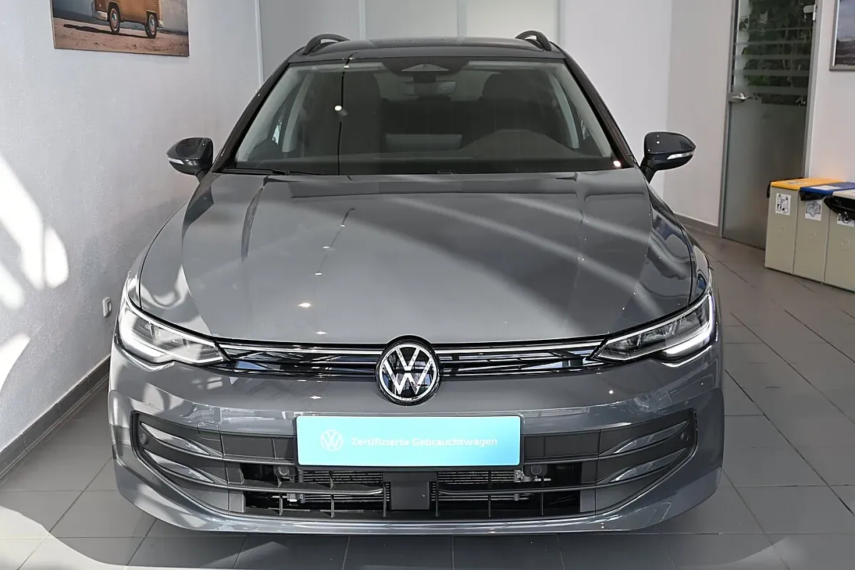 Volkswagen Golf 2026 photo 2