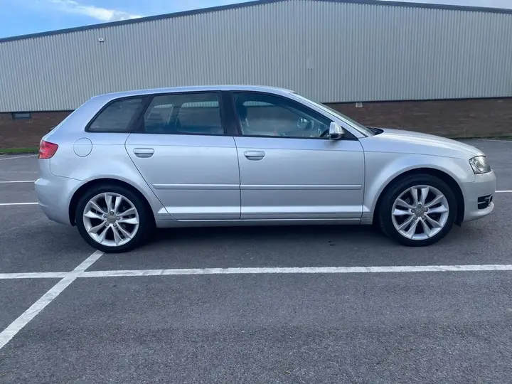 Audi A3 2012 photo 2