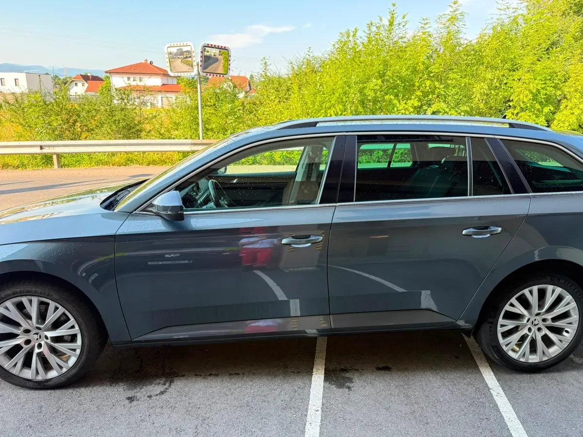 Skoda Superb 2021 photo 2
