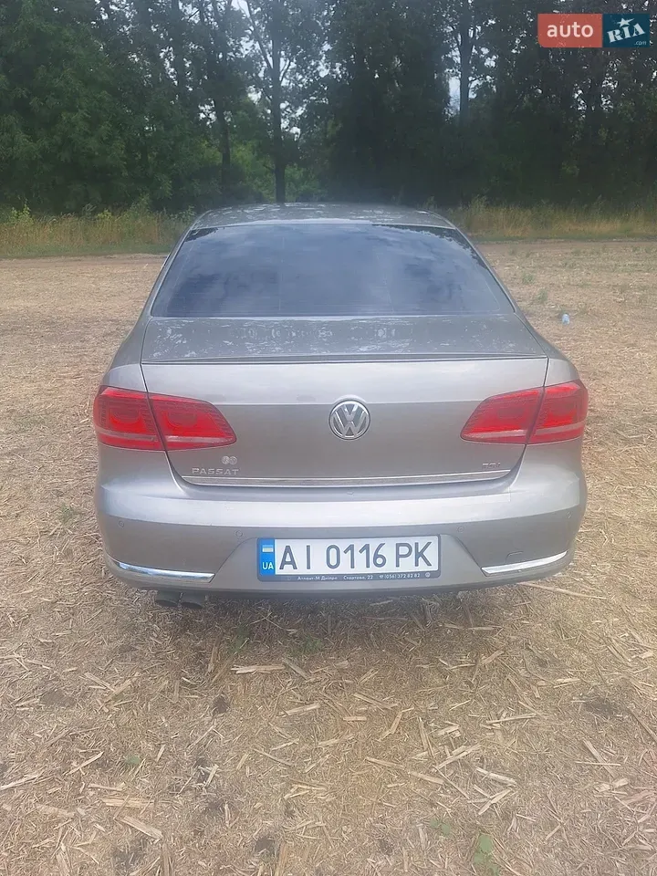 Volkswagen Passat 2012 photo 4