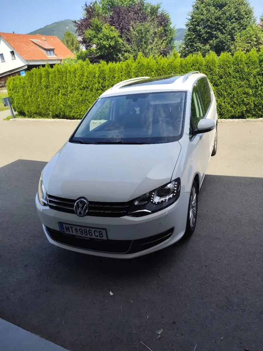 Volkswagen Sharan 2012 photo 2