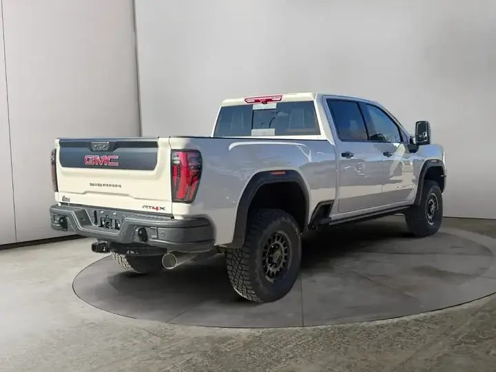 GMC Sierra 2500Hd 2026 photo 5