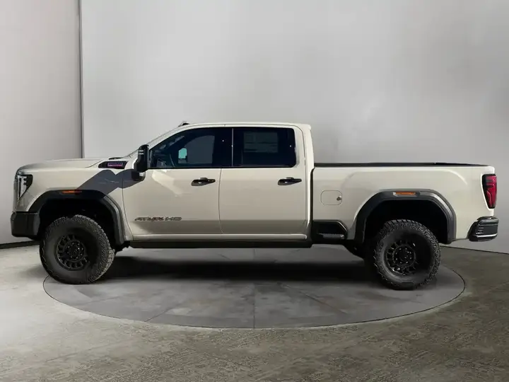 GMC Sierra 2500Hd 2026 photo 2