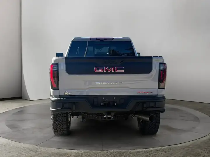 GMC Sierra 2500Hd 2026 photo 4