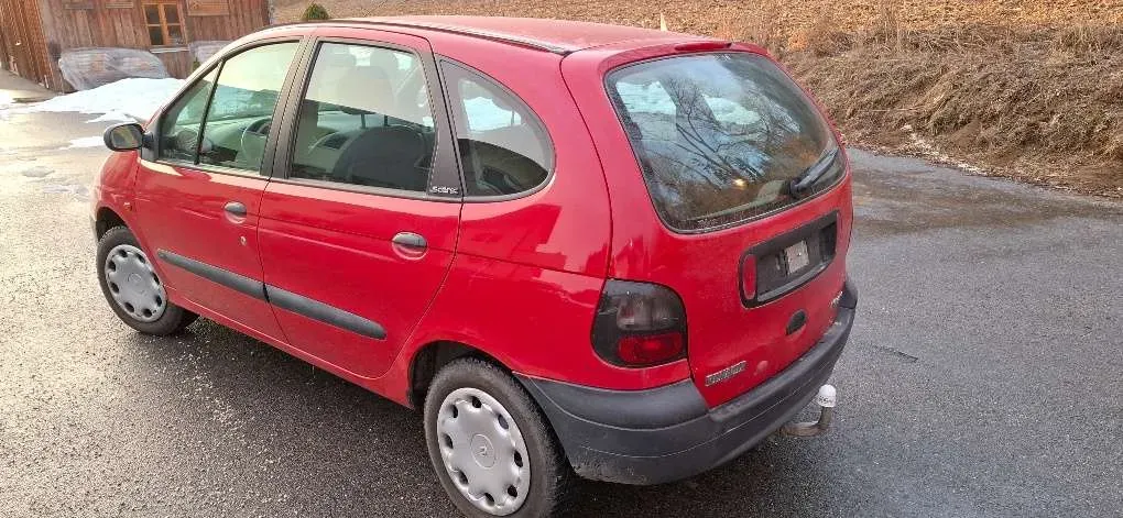 Renault Megane 1999 photo 2