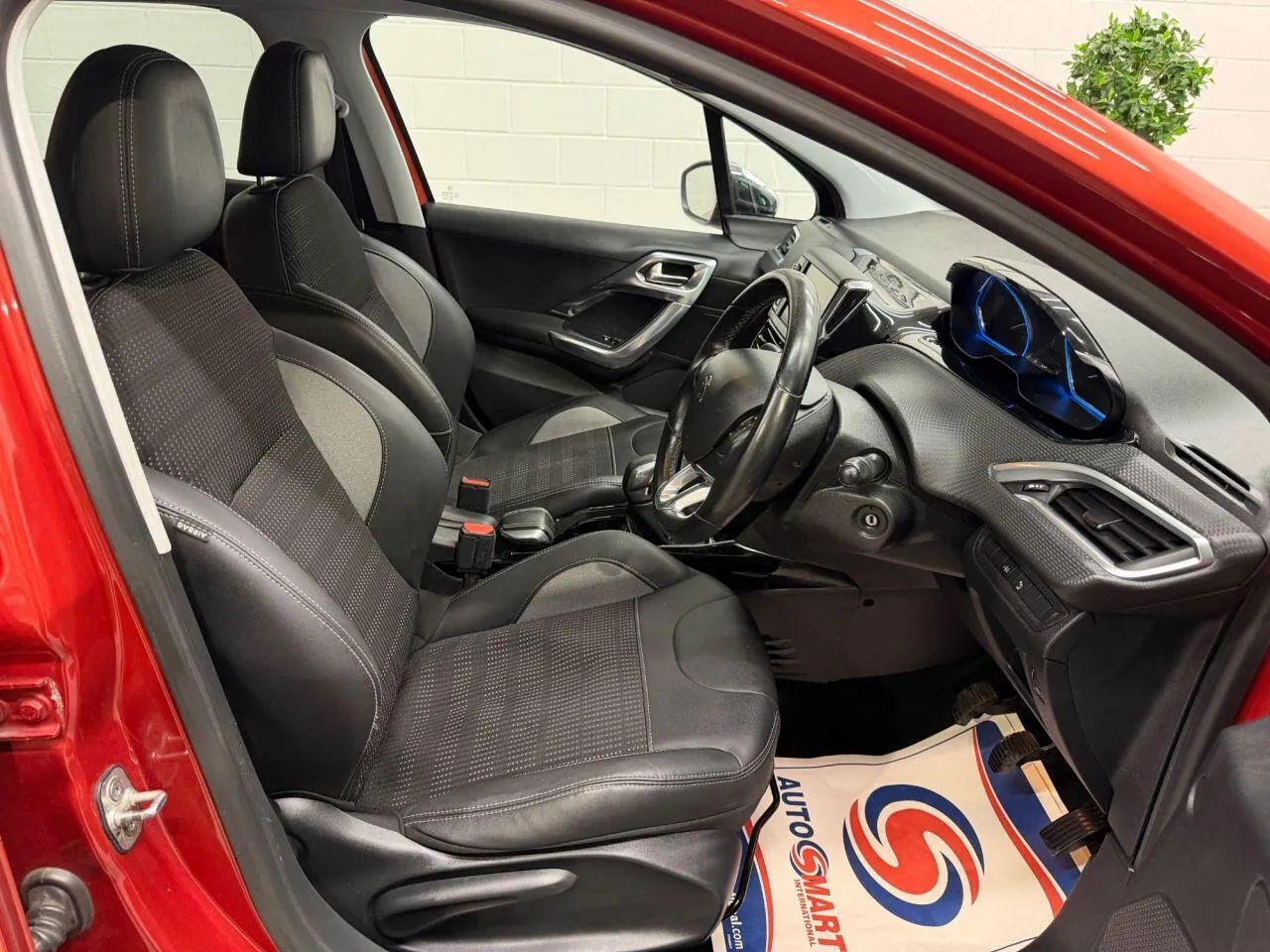 Peugeot 2008 2016 photo 2