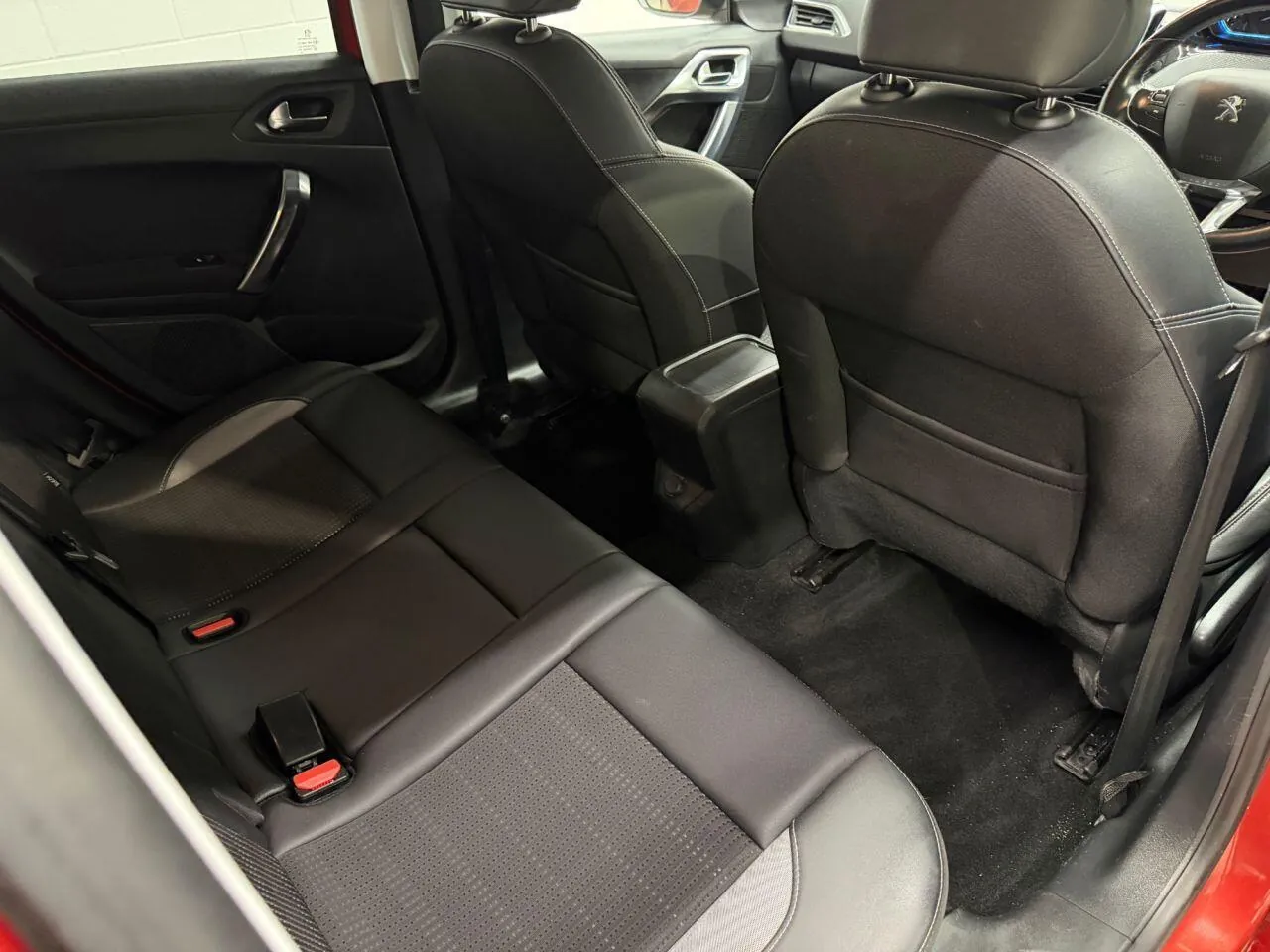Peugeot 2008 2016 photo 4