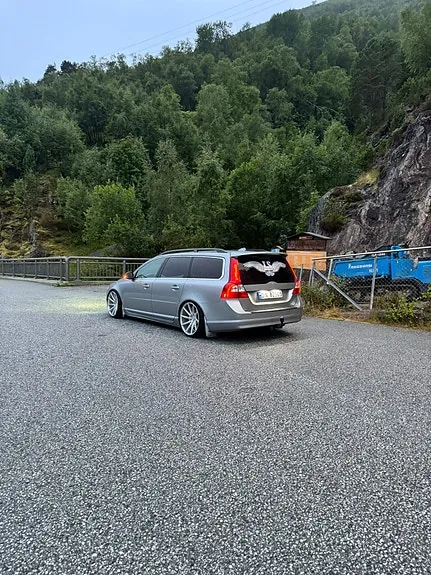 Volvo V70 2012 photo 2
