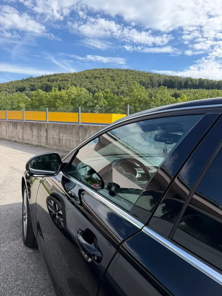 Audi A6 2012 photo 2